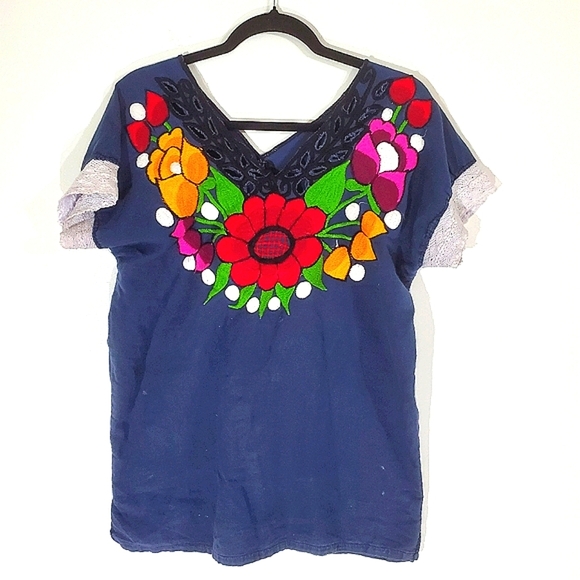 Embroidered Top  Size Med - Picture 3 of 7